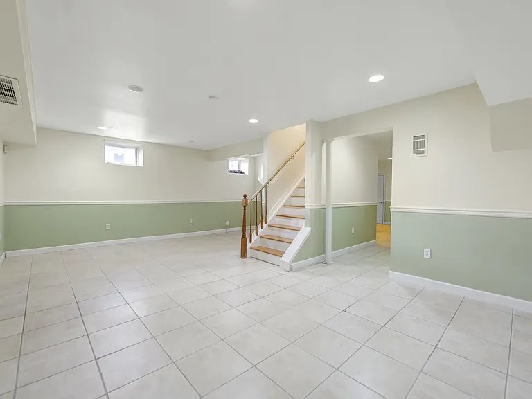 831 Pascack Rd — Photo 24