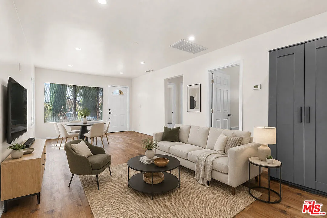 3 bed, 2.0 bath, 1016 sqft, $3,000 — Photo 4