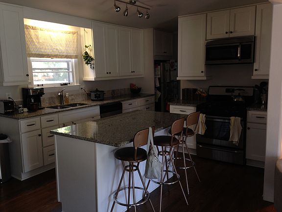 4th image of 412 Perkins Dr