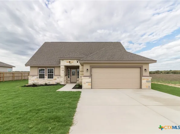 217 Colonial Ln, La Vernia, TX 78121