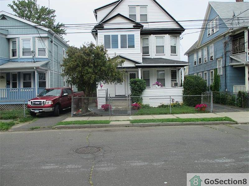 2nd image of 532 Carroll Ave