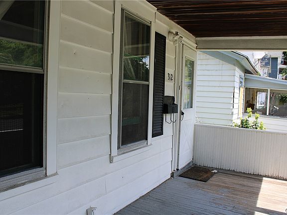 4th image of 312 Lewis St
