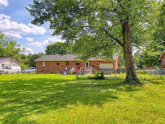 4th image of 114 Brooklawn Dr