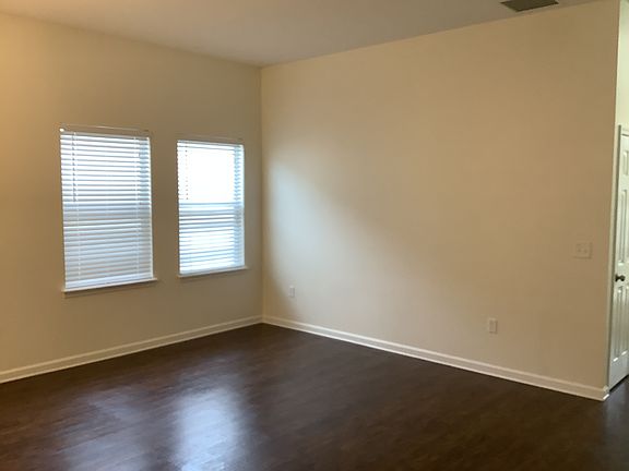 3rd image of 227 Prince Phillip Dr