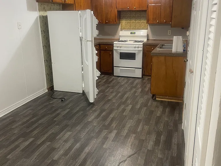 9307 Southwest Dr — Photo 7