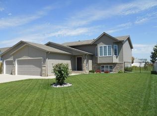 3336 Jefferson St S, Fargo, ND 58104