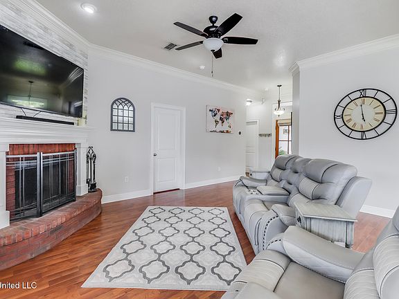 4th image of 13640 Hidden Oaks Dr