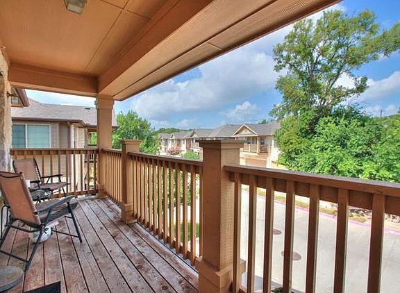 4th image of 1310 Parmer Ln #10C