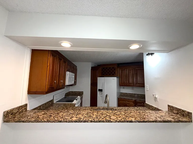 3757 Victoria Dr — Photo 6