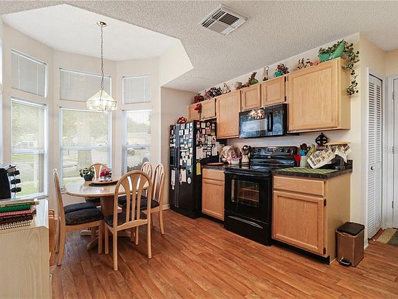 3rd image of 2561 Lake Jackson Cir