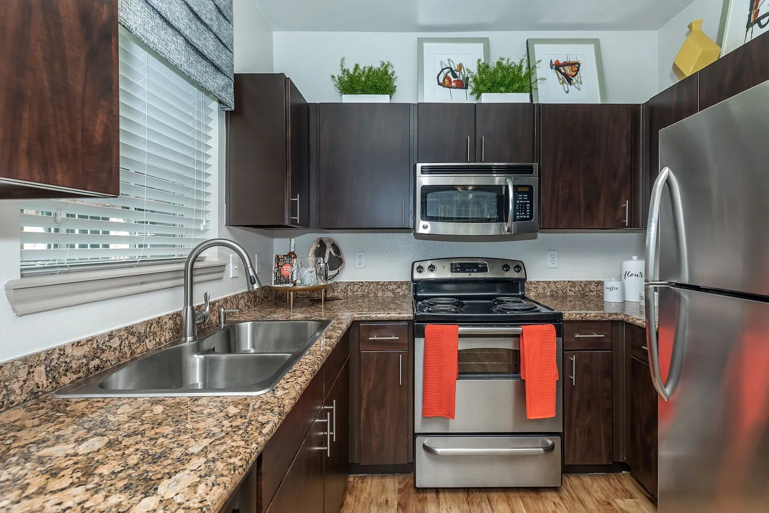Richmond Towne Homes — Photo 2