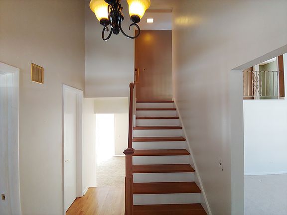 2nd image of 105 E Stone Ave