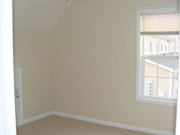 5th image of 156/158 Darby Woods Ct