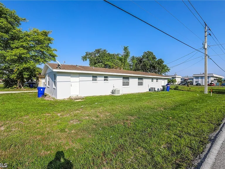2406 Linhart Ave — Photo 3