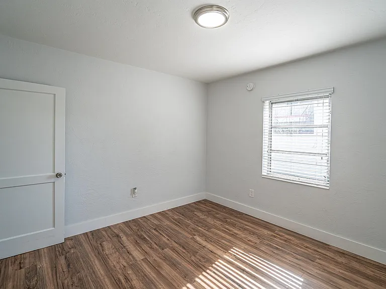 433 NE 82nd St #1 — Photo 4