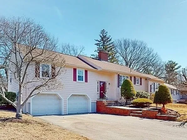 33 Gregory Rd, Wakefield, MA 01880