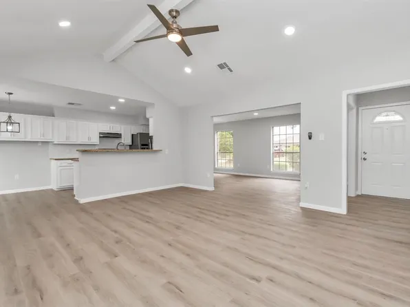 6011 Hoover St, Houston, TX 77092