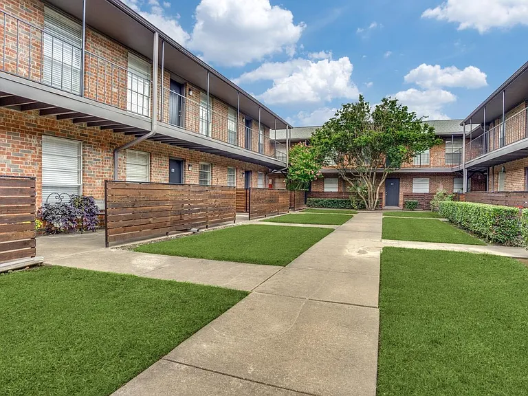 Highland Terrace — Photo 6