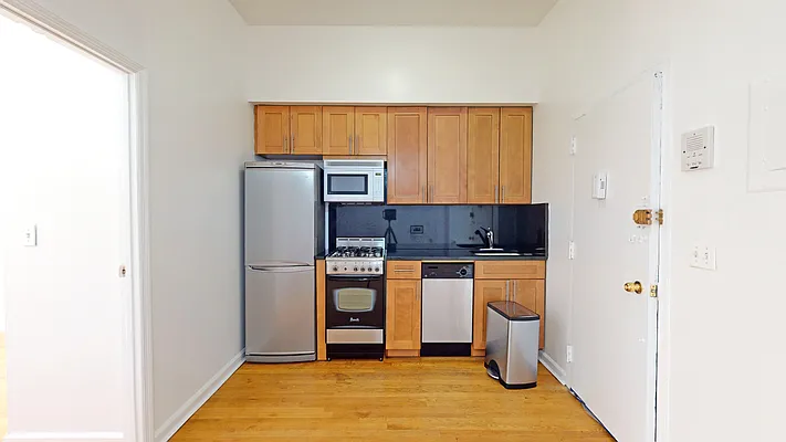 Rented by Bond New York | media 8