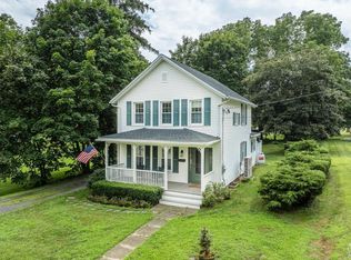 14 Fisk St, Red Hook, NY 12571
