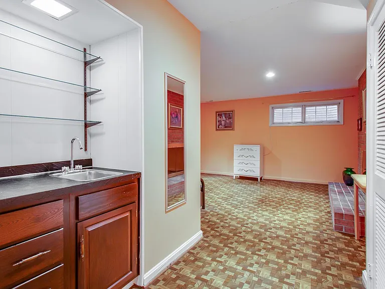 6063 Hardwick Pl — Photo 37
