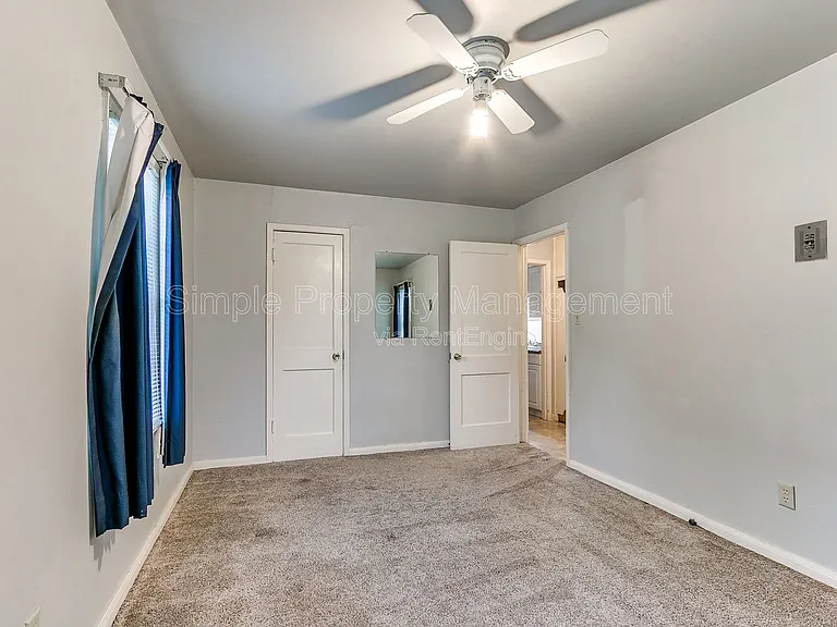 810 N Marshall Dr — Photo 12