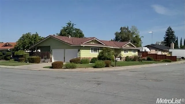 3531 Santos St photo 1