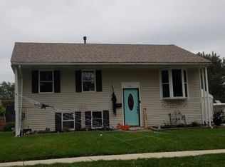 731 N Hillcrest Dr, Romeoville, IL 60446