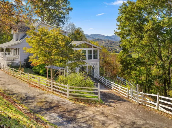 664 Wooten Ridge Rd, Franklin, NC 28734
