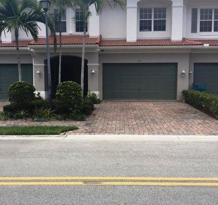 1st image of 22 Beechdale Ln