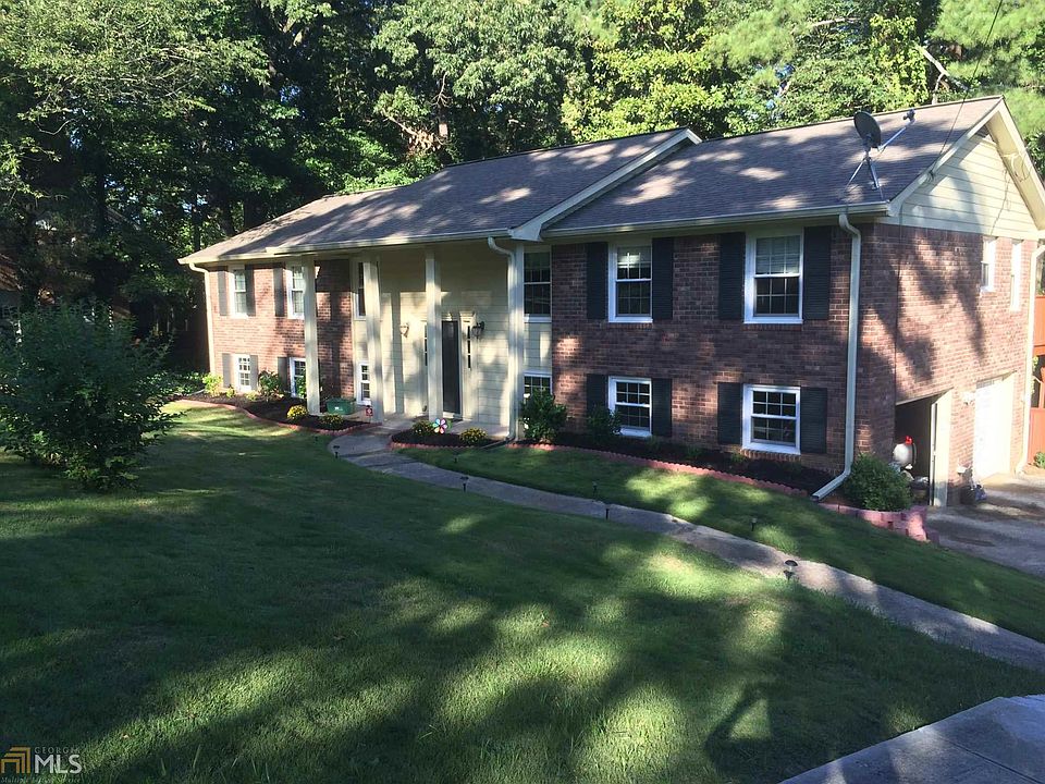 2nd image of 613 Wind Grove Rd