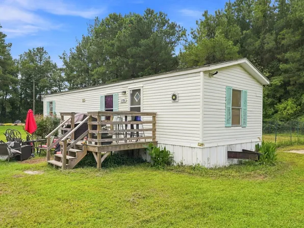 3796 Old Reaves Ferry Rd., Conway, SC 29526