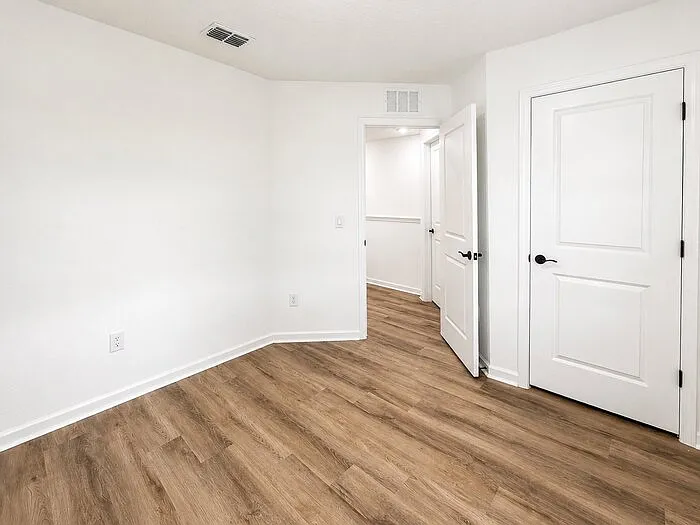 8662 Elmo Rd — Photo 24