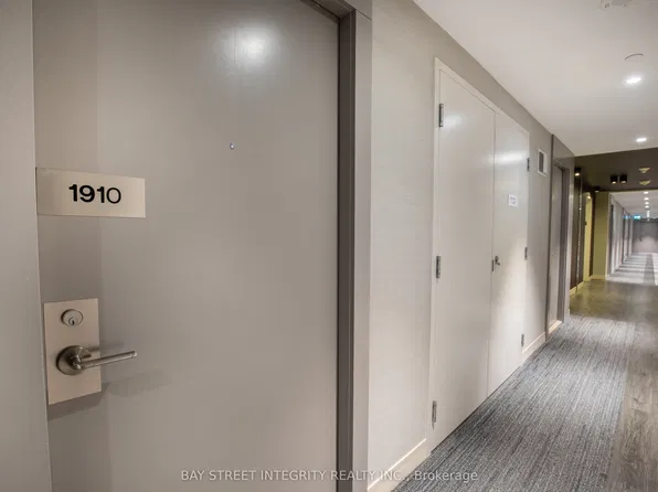 19 Western Battery Rd #1910, Toronto, ON M6K 3N9