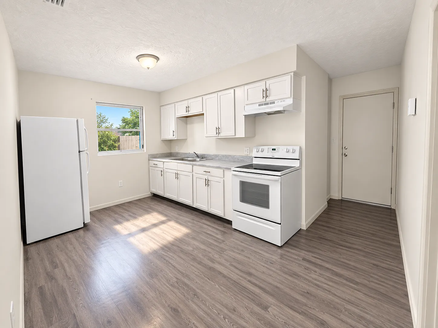 2 bed, 810 sqft, $1,495 — Photo 3