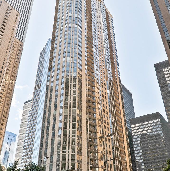 Park Millennium Exterior
