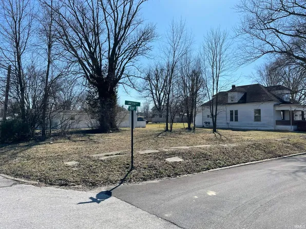 484 N Lincoln St, Orleans, IN 47452