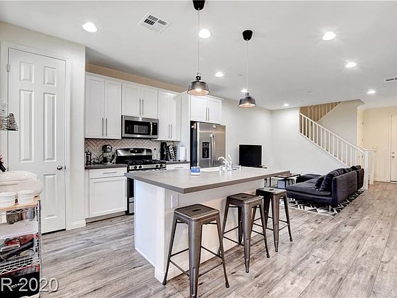 3rd image of 128 Alla Breve Ave