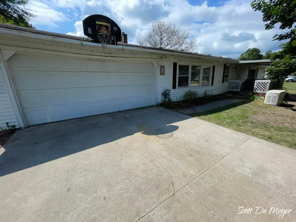 6375 NW Mill St, Riverdale, MI 48877
