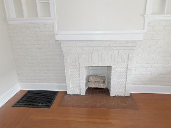 4th image of 1126 Fairbanks Ave
