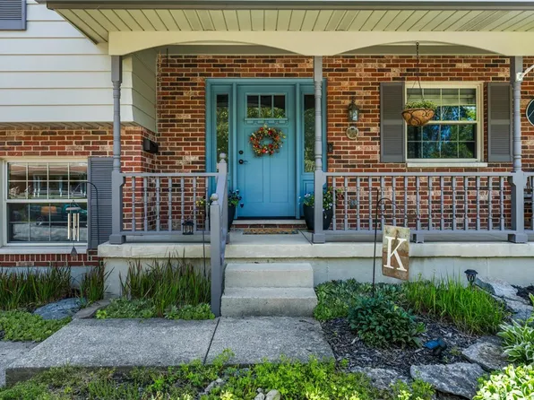 623 Silverleaf Dr, Dayton, OH 45431