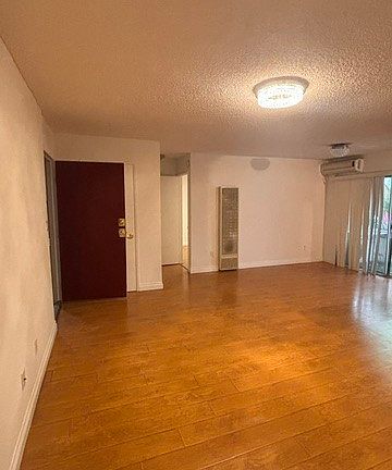 3rd image of 18530 Hatteras St Unit 102