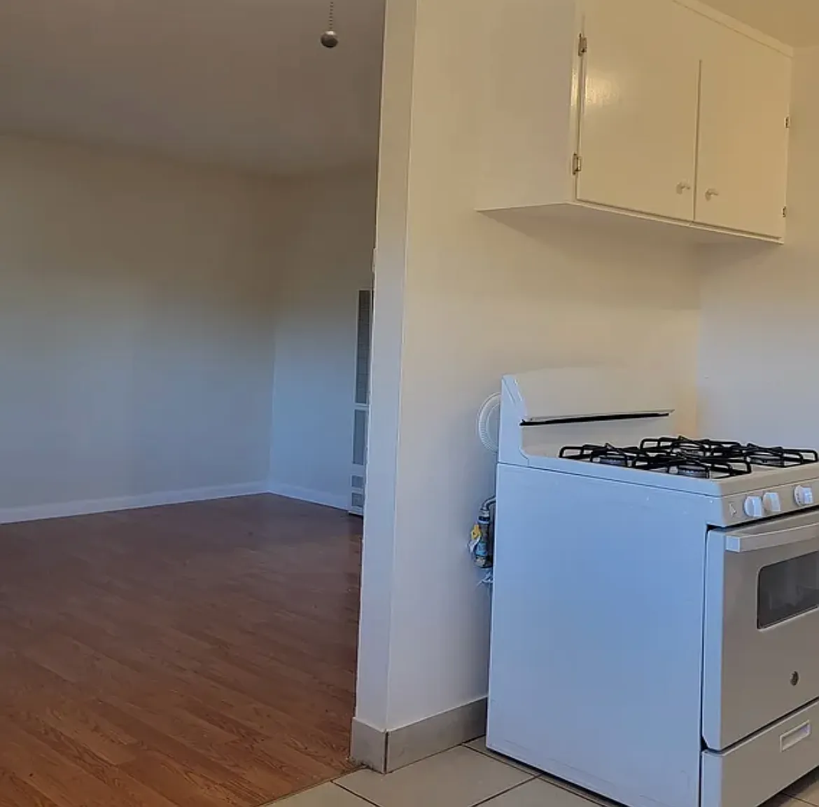 1 bed, 700 sqft, $2,098 — Photo 3