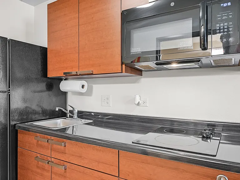 Studio Model 2 Kitchen