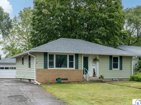 13 Southview Dr, Mankato, MN 56001