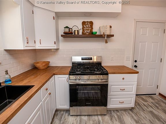 4th image of 4651 Washington St W