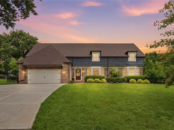 6522 Willow Ln, Mission Hills, KS 66208