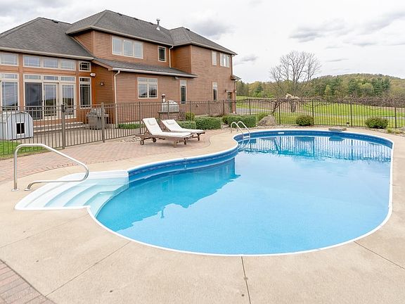 2nd image of 38 Meadows Dr