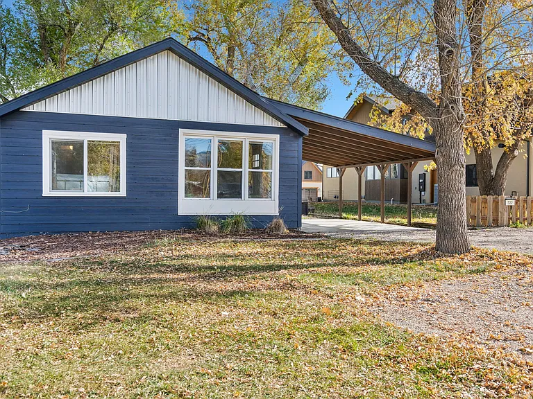 322 N Sunset St — Photo 21