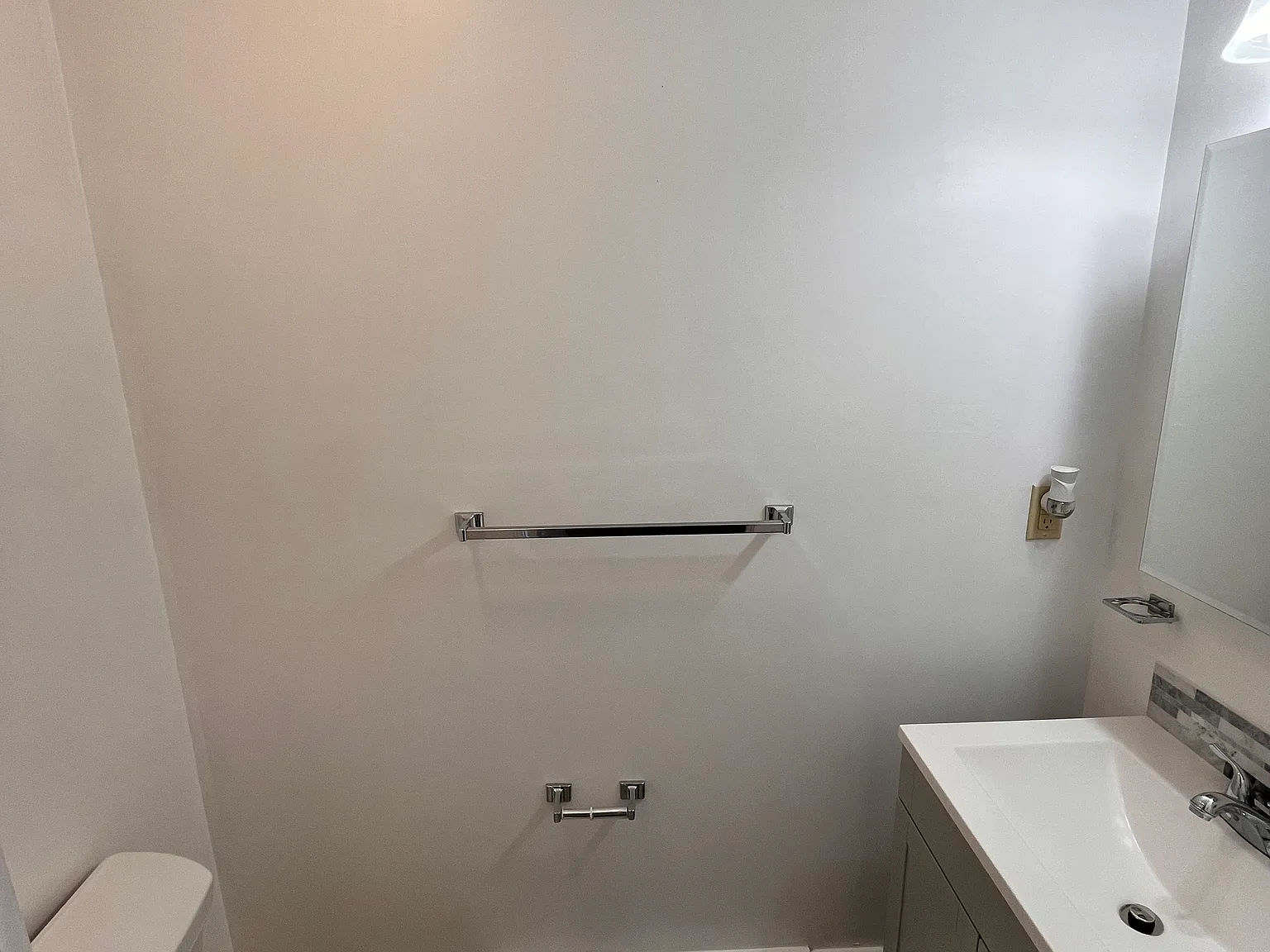 3 bed, 1.5 bath, 1310 sqft, $2,500 — Photo 4